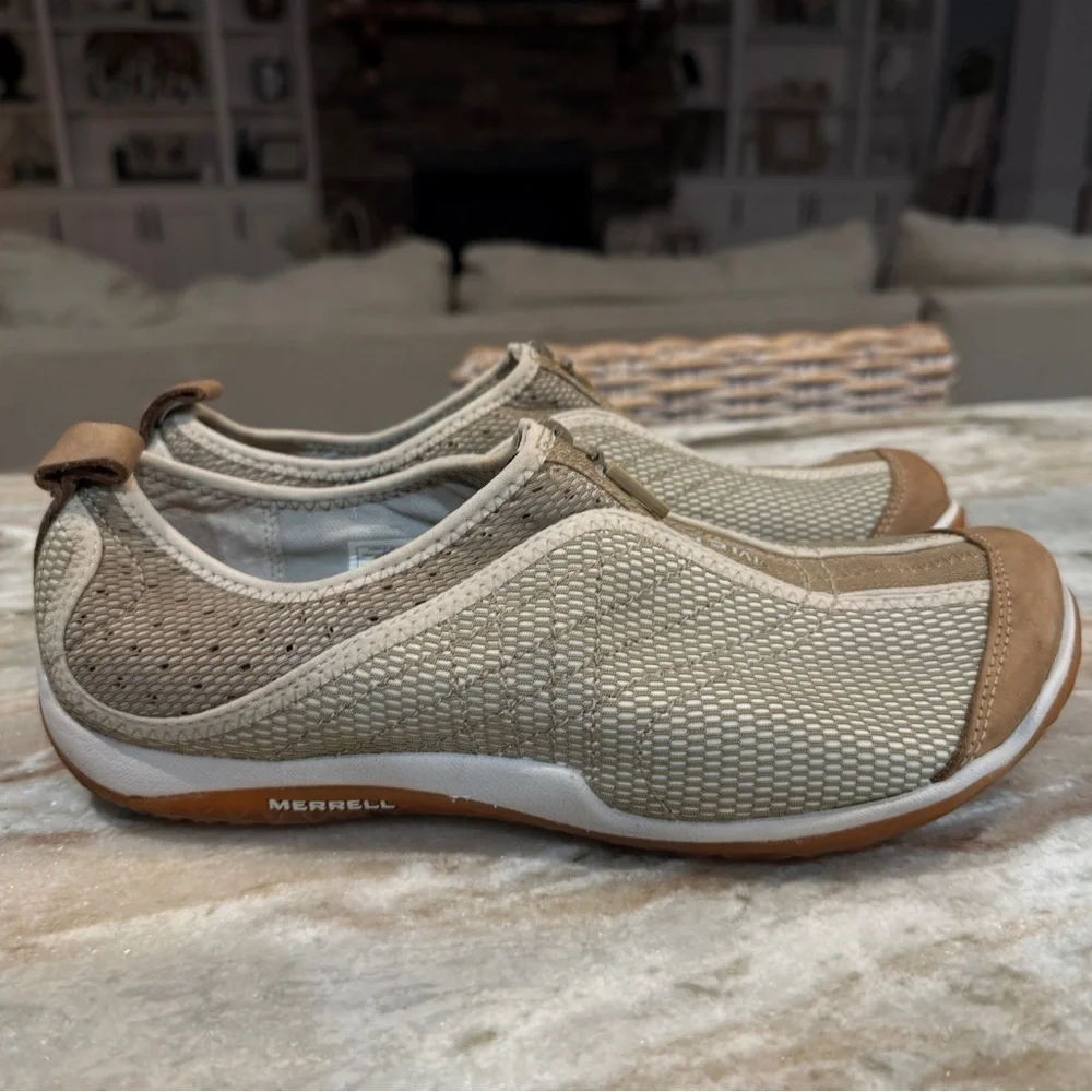 Women’s MERRELL Lorelei Zip Up deep tan sneakers- Size 9.5